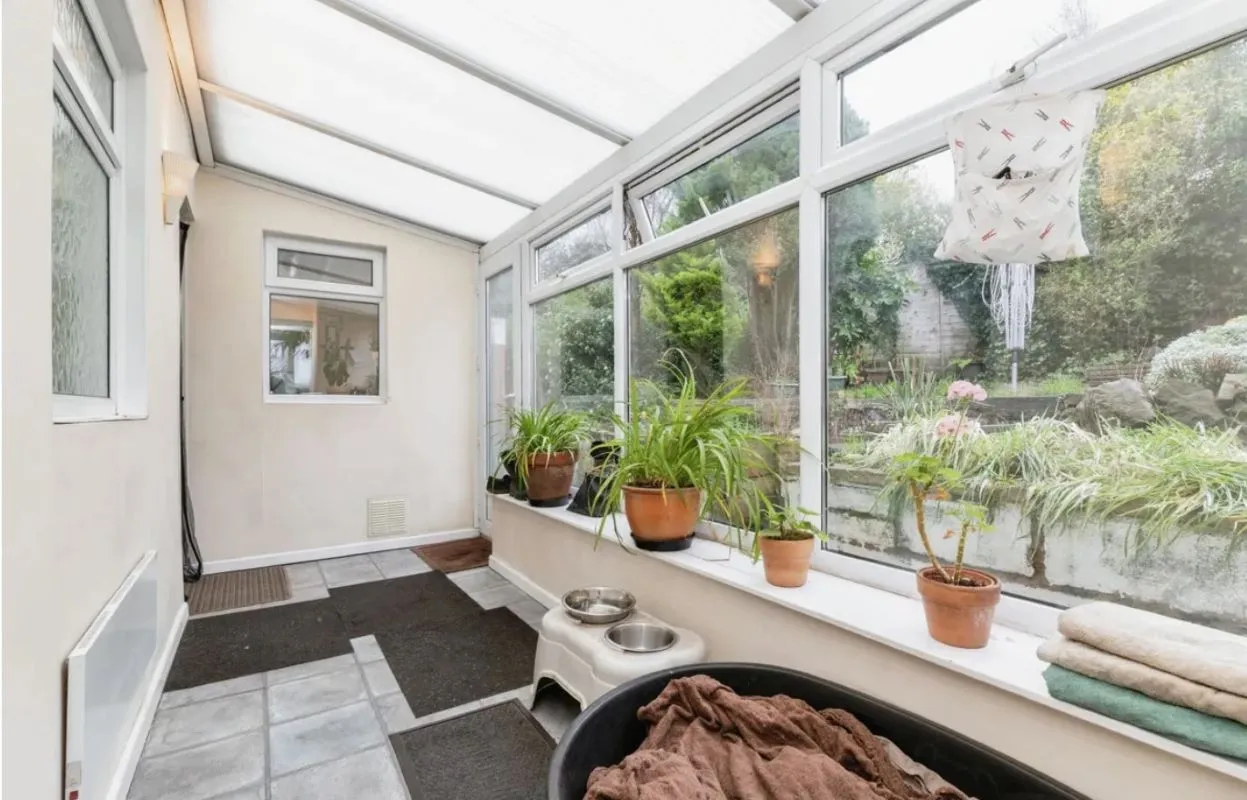 Kingswood, Bristol, Avon, BS15 8DG - Online Auctions