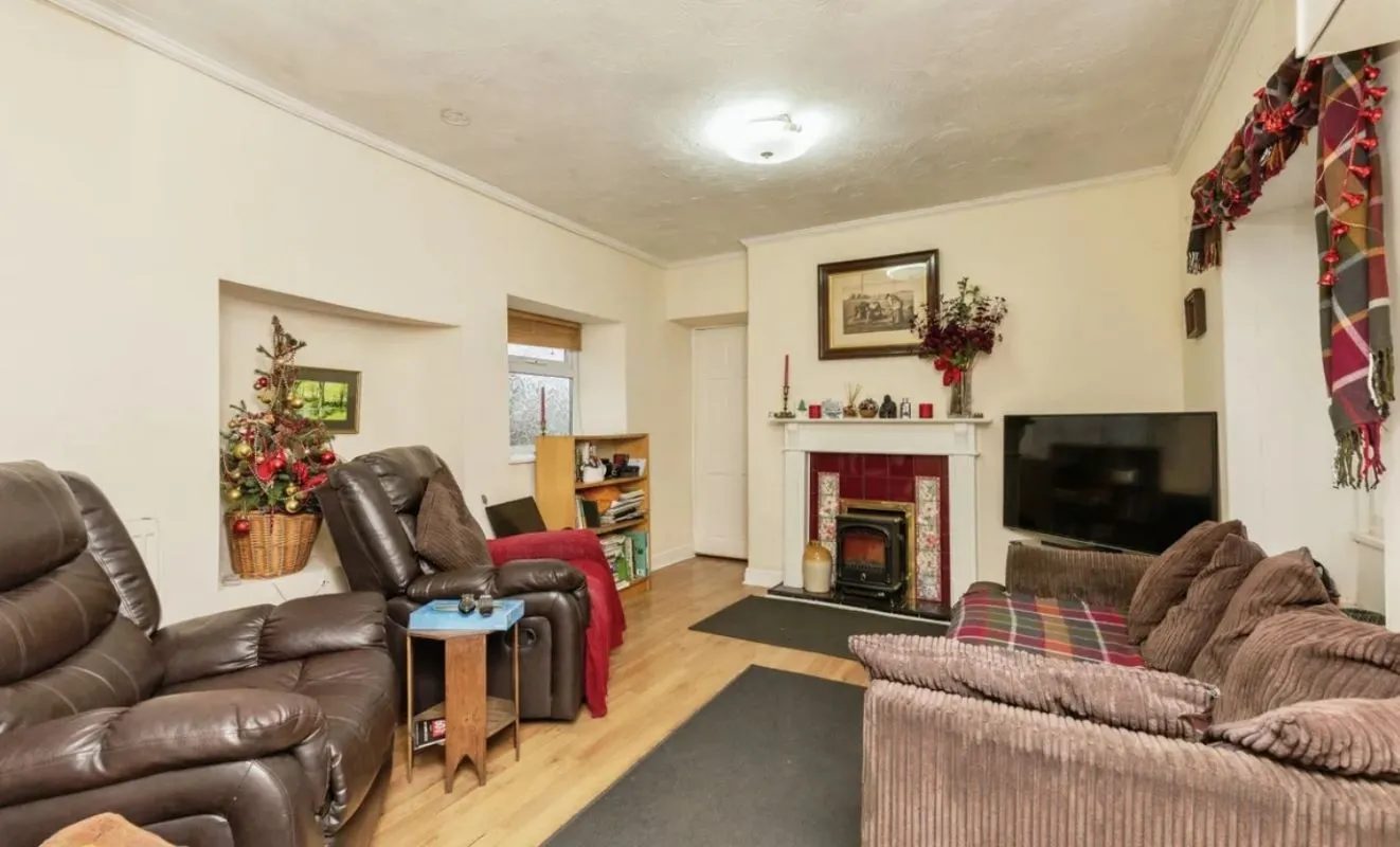 Kingswood, Bristol, Avon, BS15 8DG - Online Auctions