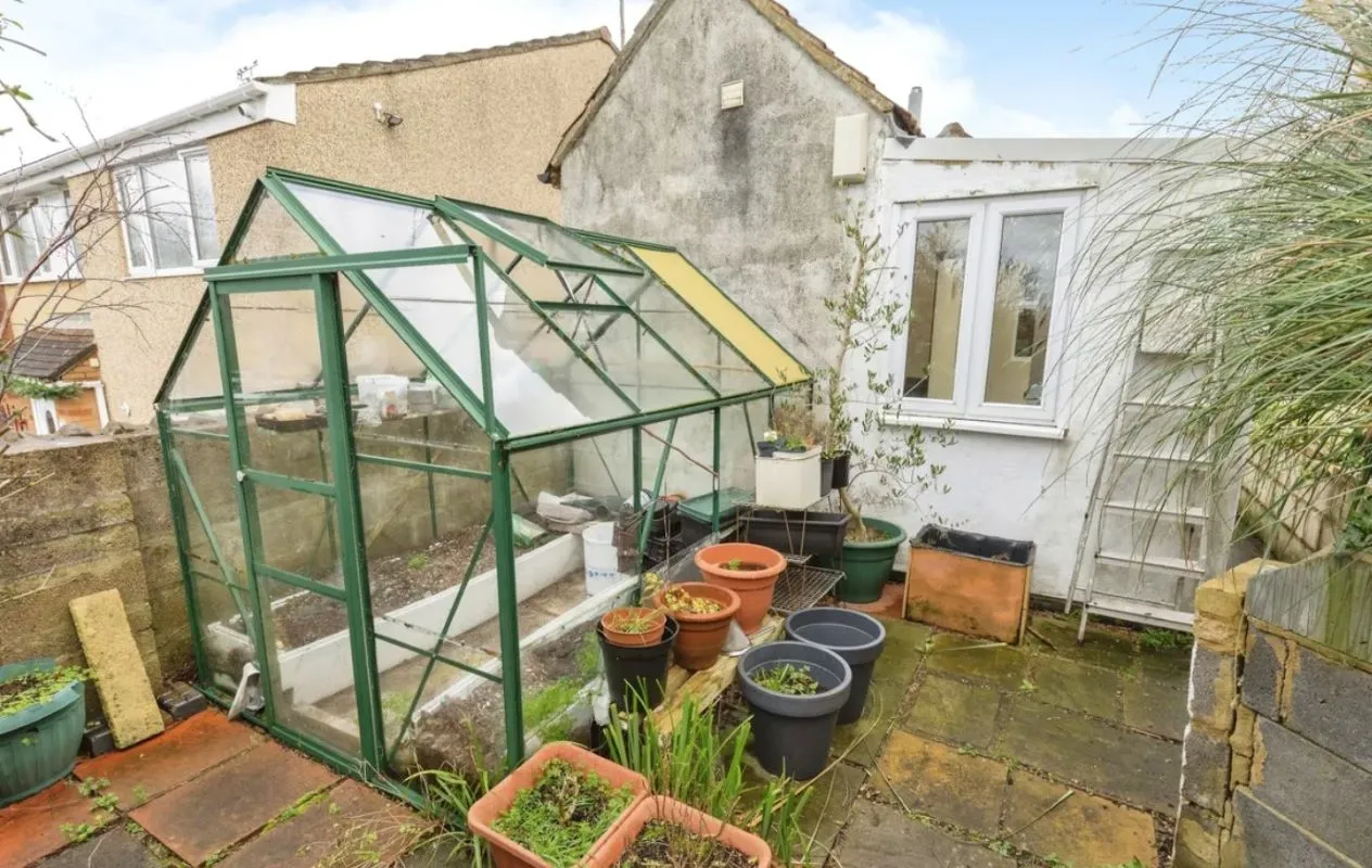 Kingswood, Bristol, Avon, BS15 8DG - Online Auctions