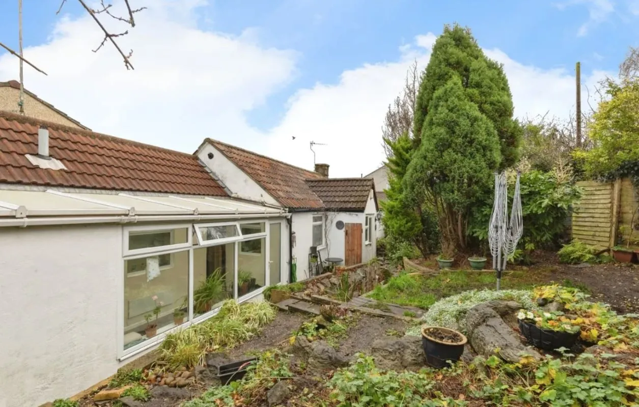 Kingswood, Bristol, Avon, BS15 8DG - Online Auctions