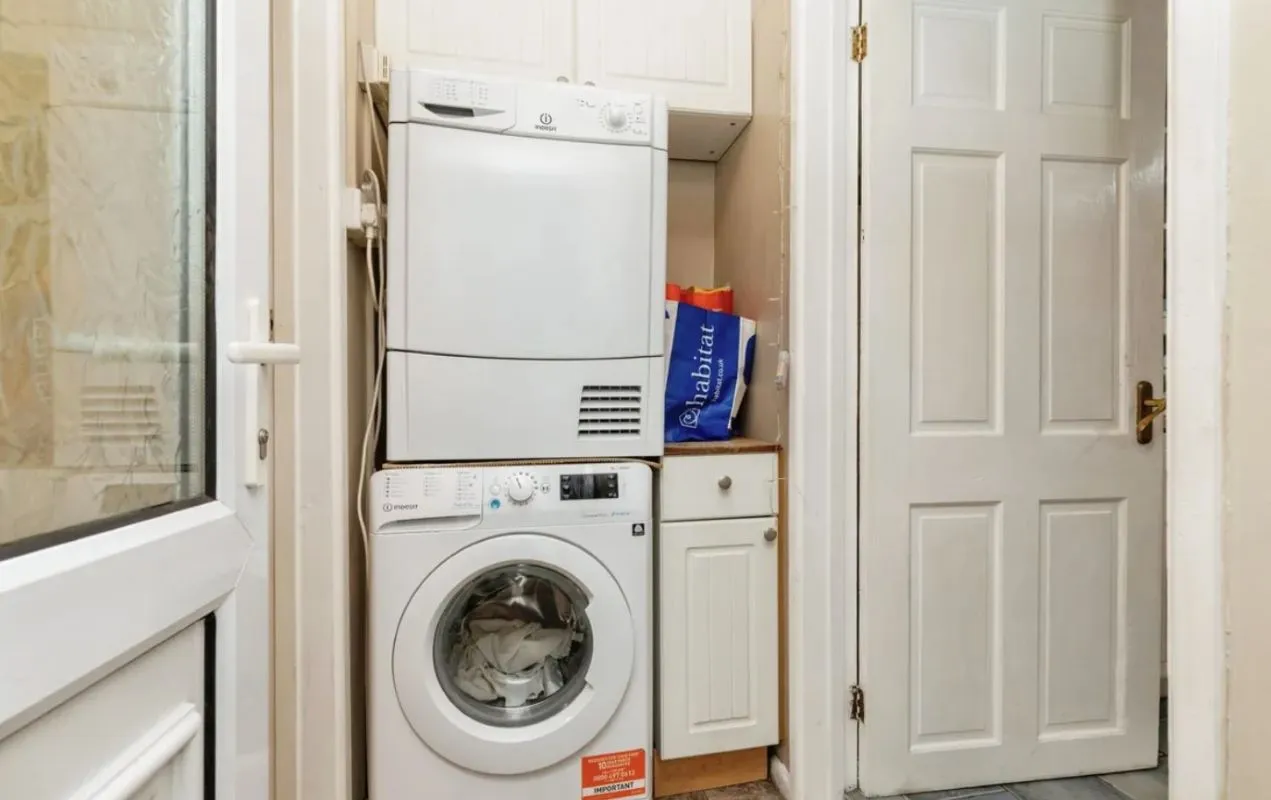 Kingswood, Bristol, Avon, BS15 8DG - Online Auctions