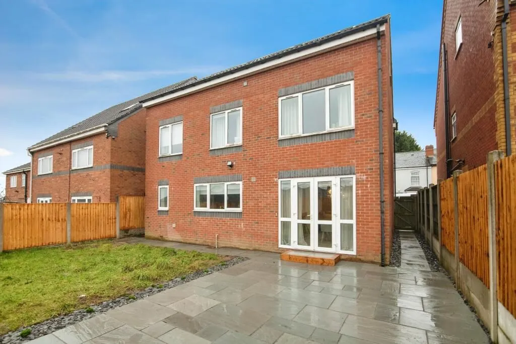 Smethwick, West Midlands, B66 4QT - Online Auctions