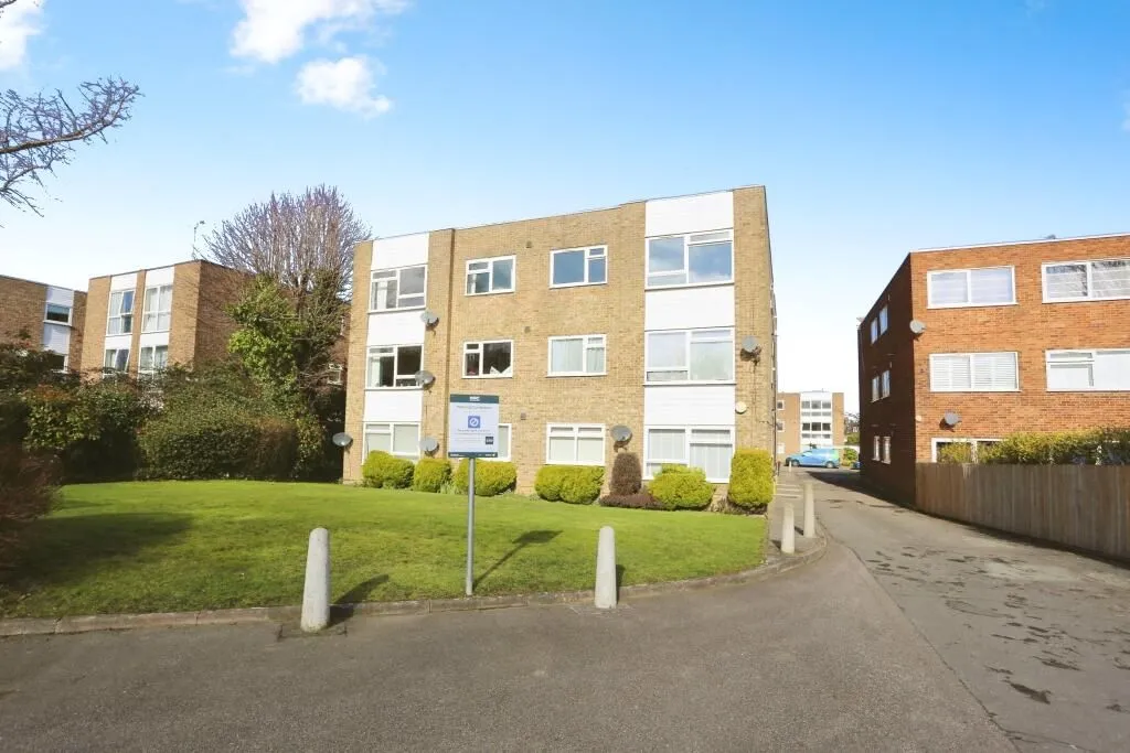 Sidcup, Kent, DA14 6AN - Online Auctions