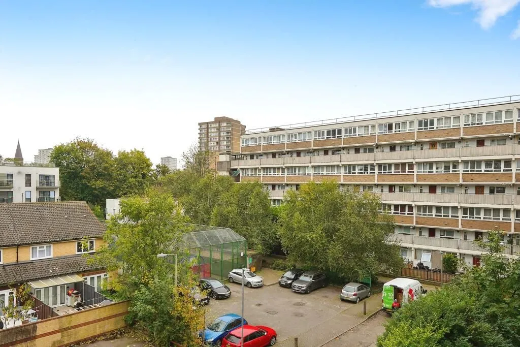 Badric Court, 5 Yelverton Road, London, SW11 3SW - Online Auctions