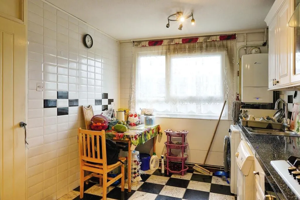 Badric Court, 5 Yelverton Road, London, SW11 3SW - Online Auctions
