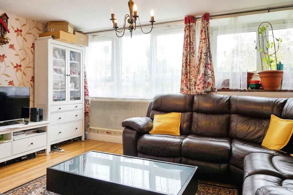 Badric Court, 5 Yelverton Road, London, SW11 3SW - Online Auctions
