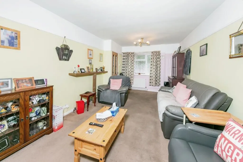 Tilehurst, Reading, Berkshire, RG30 4SS - Online Auctions