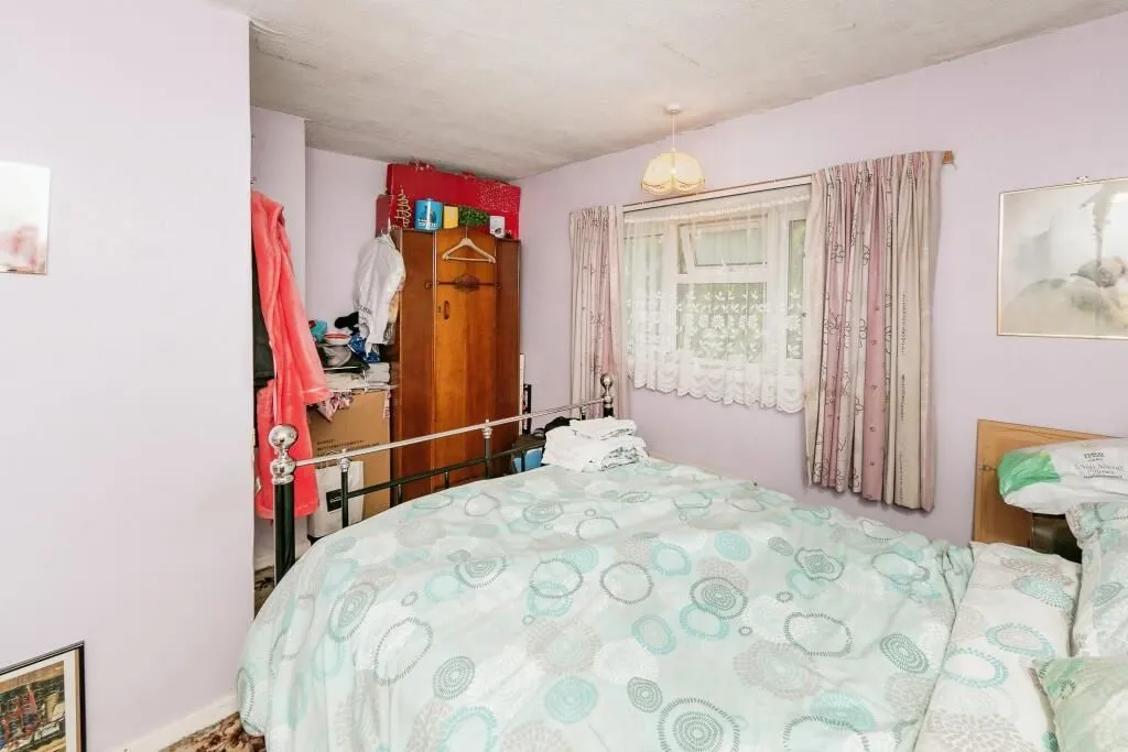 Tilehurst, Reading, Berkshire, RG30 4SS - Online Auctions