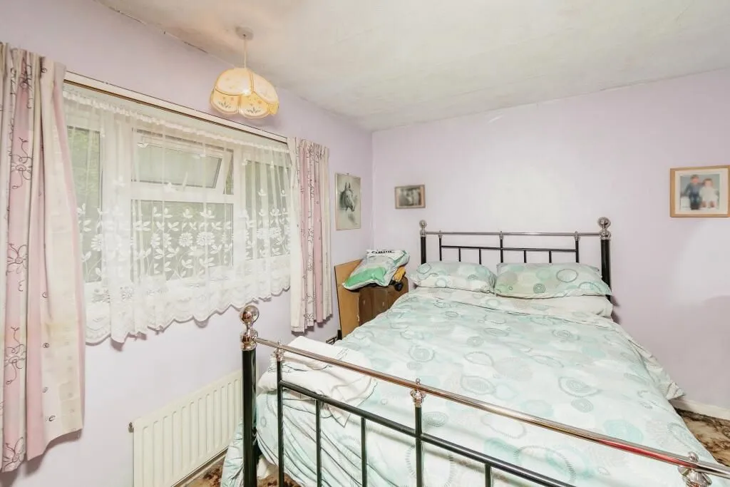 Tilehurst, Reading, Berkshire, RG30 4SS - Online Auctions