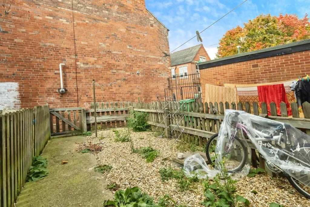 Nottingham, Nottinghamshire, NG7 5AA - Online Auctions
