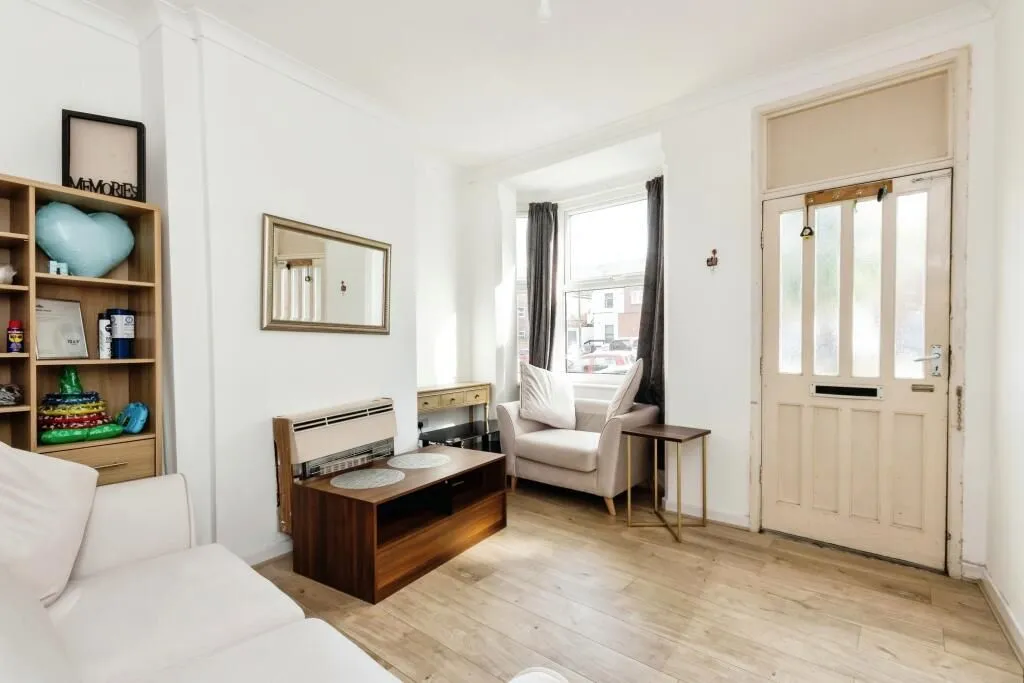 Nottingham, Nottinghamshire, NG7 5AA - Online Auctions