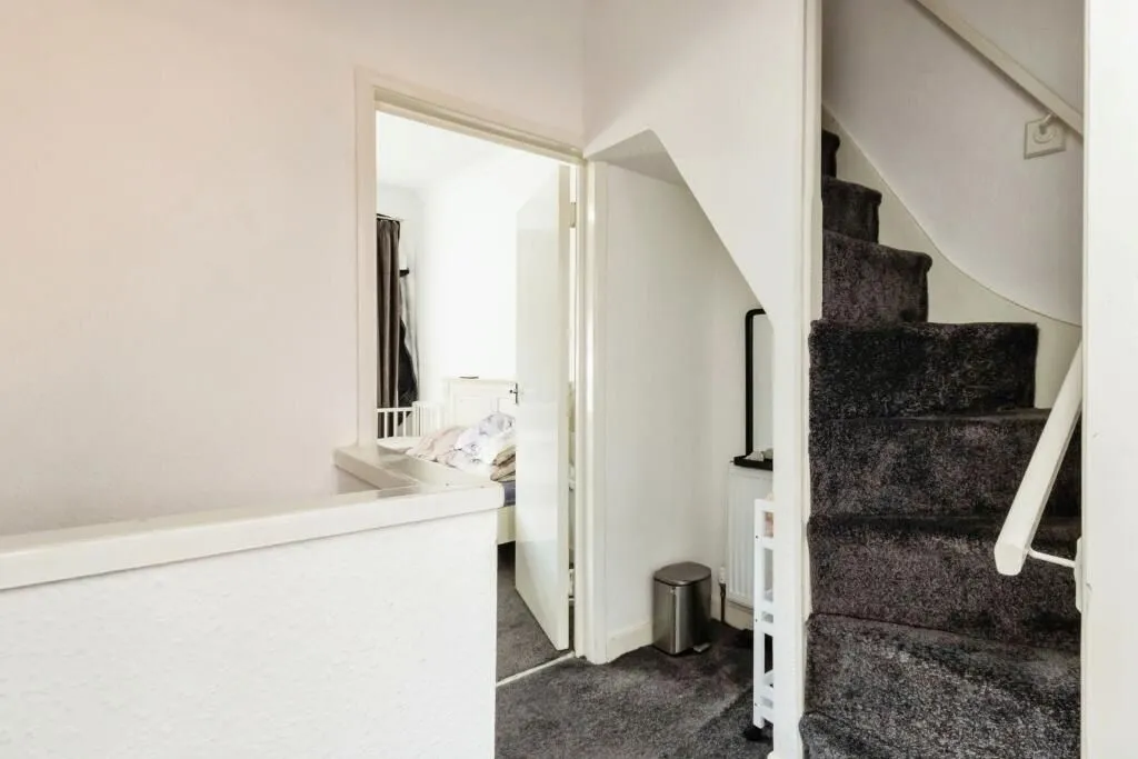 Nottingham, Nottinghamshire, NG7 5AA - Online Auctions