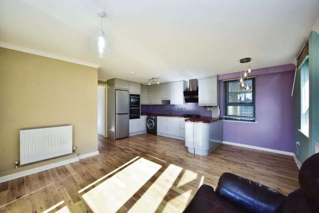 Church Street, Sittingbourne, Kent, ME10 3EG - Online Auctions