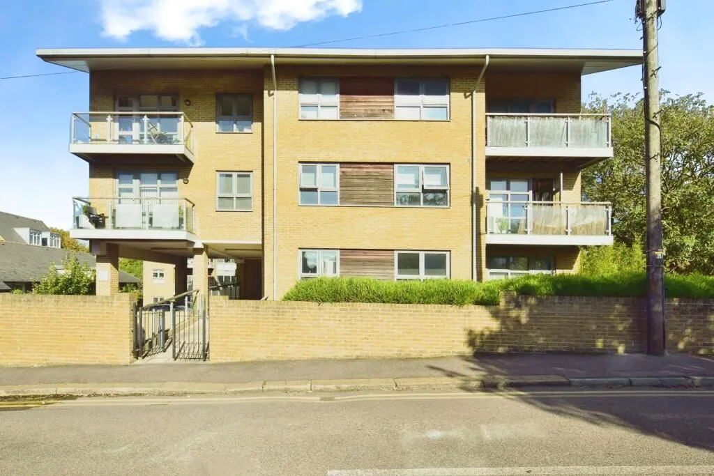 Church Street, Sittingbourne, Kent, ME10 3EG - Online Auctions