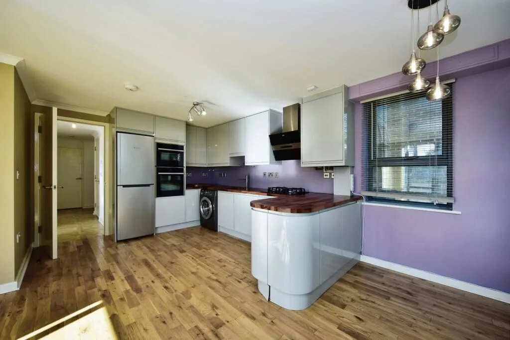 Church Street, Sittingbourne, Kent, ME10 3EG - Online Auctions