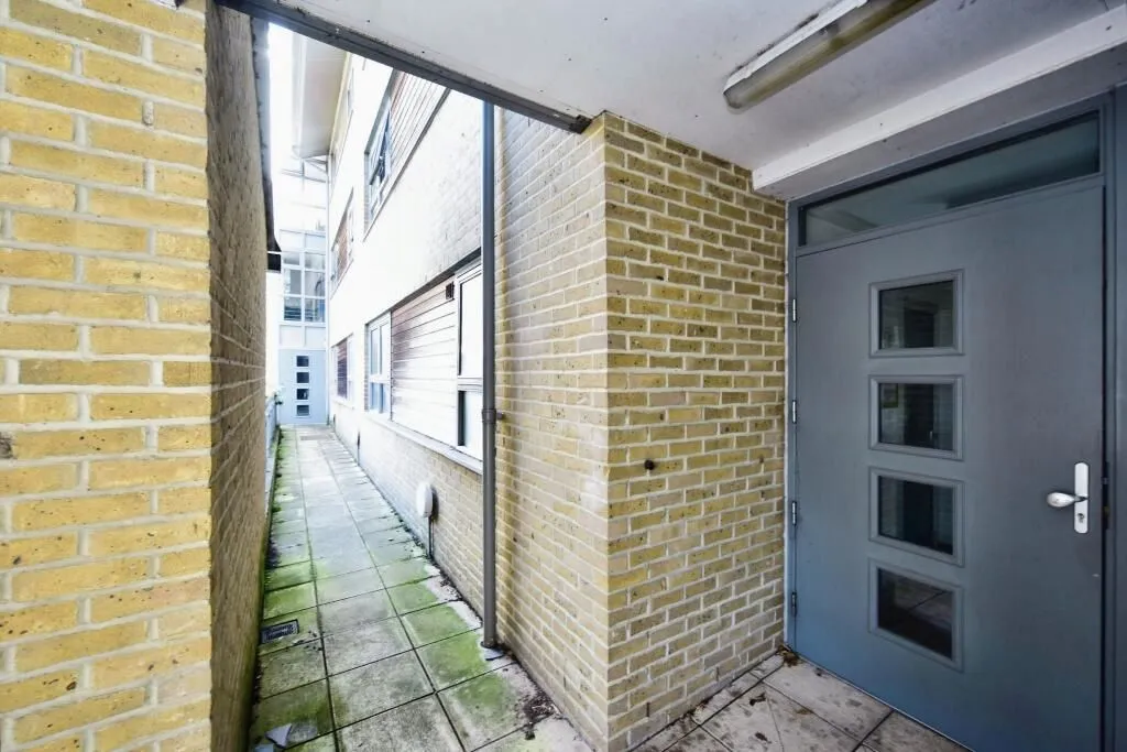 Church Street, Sittingbourne, Kent, ME10 3EG - Online Auctions