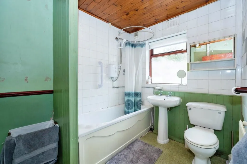 St. Helens, Merseyside, WA9 4HL - Online Auctions