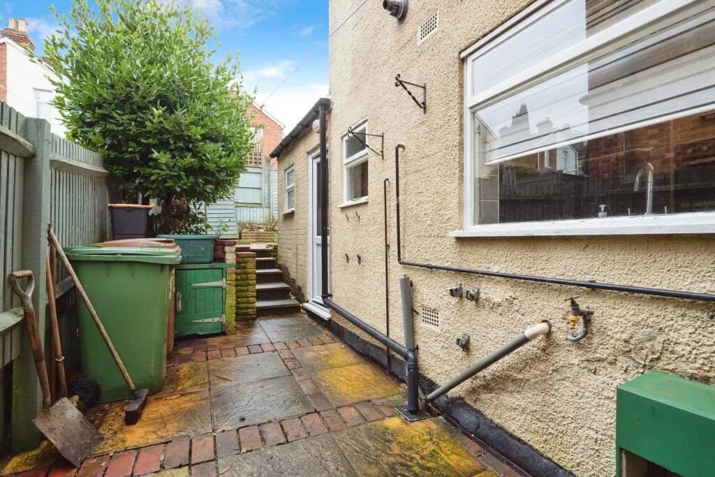 Tunbridge Wells, Kent, TN4 9HP - Online Auctions