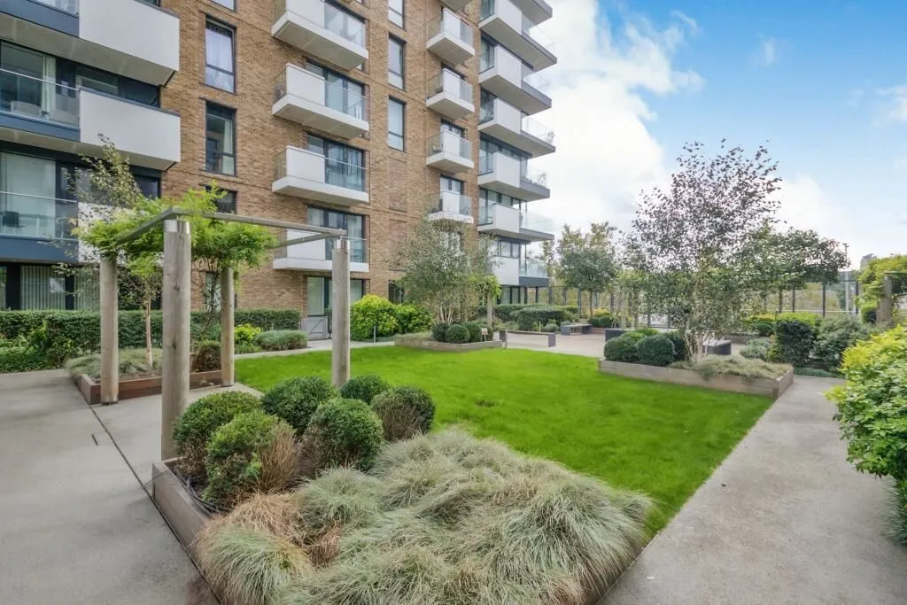 6 Victory Parade, Plumstead Road, London, SE18 6FN - Online Properties