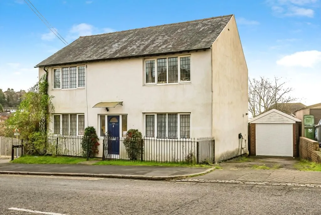 High Wycombe, Buckinghamshire, HP13 6HZ - Online Auctions