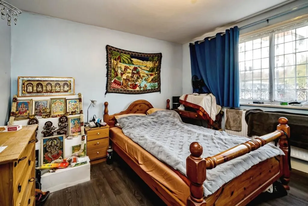 High Wycombe, Buckinghamshire, HP13 6HZ - Online Auctions