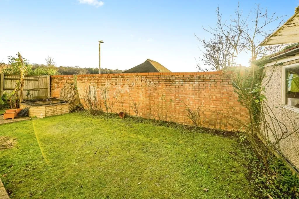 High Wycombe, Buckinghamshire, HP13 6HZ - Online Auctions