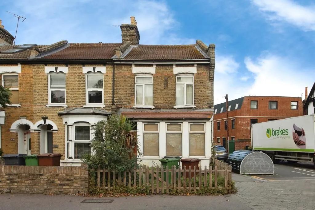 London, E11 3NN - Online Properties