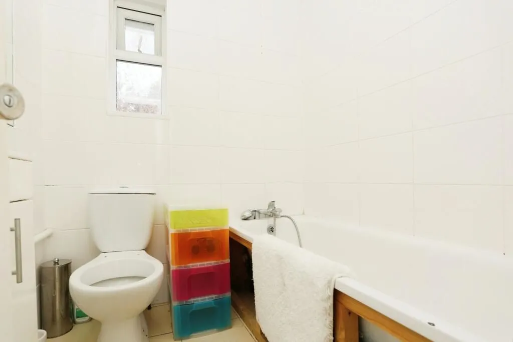 Bromley, Kent, BR1 4RZ - Online Properties