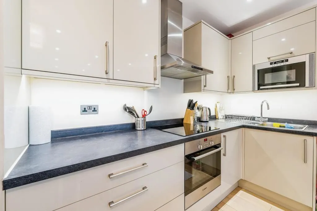 Sundial Court, Barnsbury Lane, Surbiton, Surrey, KT5 9AN - Online Auctions