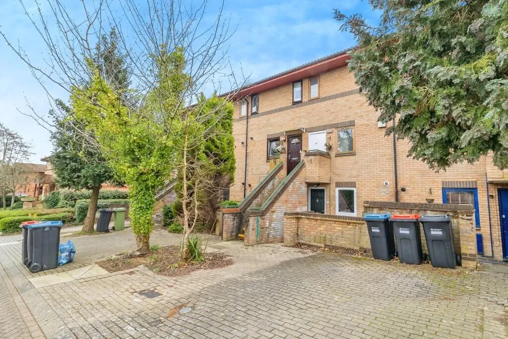 Shenley Lodge, Milton Keynes, Buckinghamshire, MK5 7DJ - Online Auctions