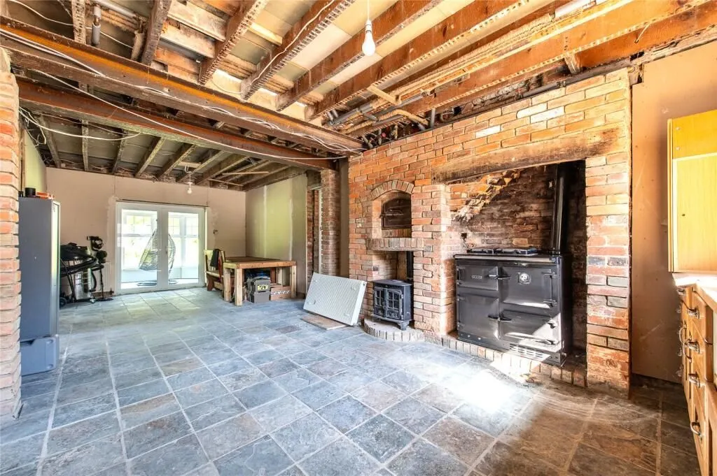 Eastwood Road, Ulcombe, Maidstone, Kent, ME17 1ET - Online Auctions