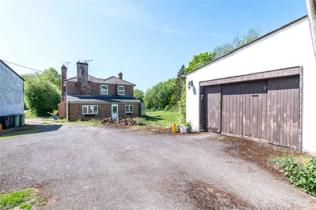 Eastwood Road, Ulcombe, Maidstone, Kent, ME17 1ET - Online Auctions