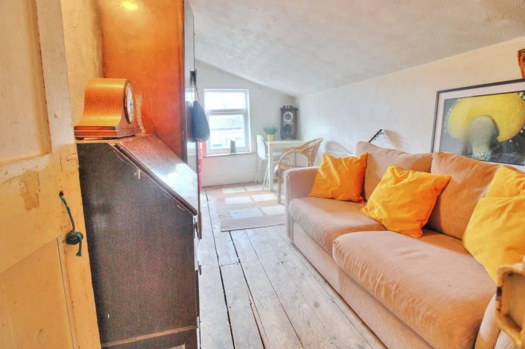 Newport Pagnell, Buckinghamshire, MK16 0EE - Online Properties