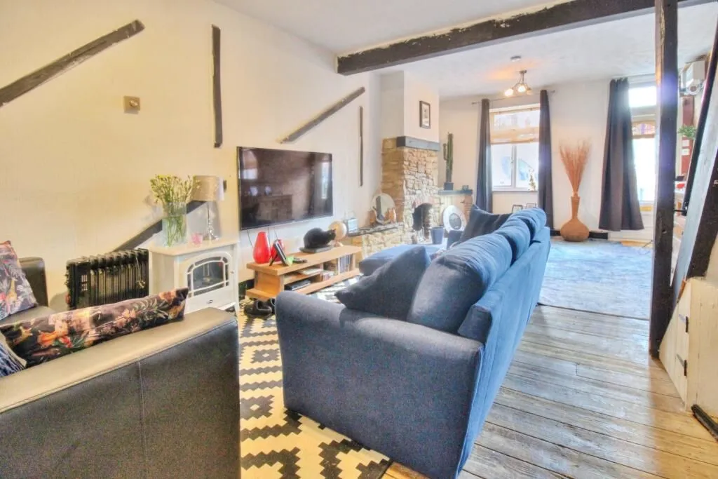 Newport Pagnell, Buckinghamshire, MK16 0EE - Online Properties