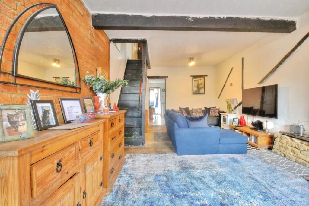 Newport Pagnell, Buckinghamshire, MK16 0EE - Online Properties