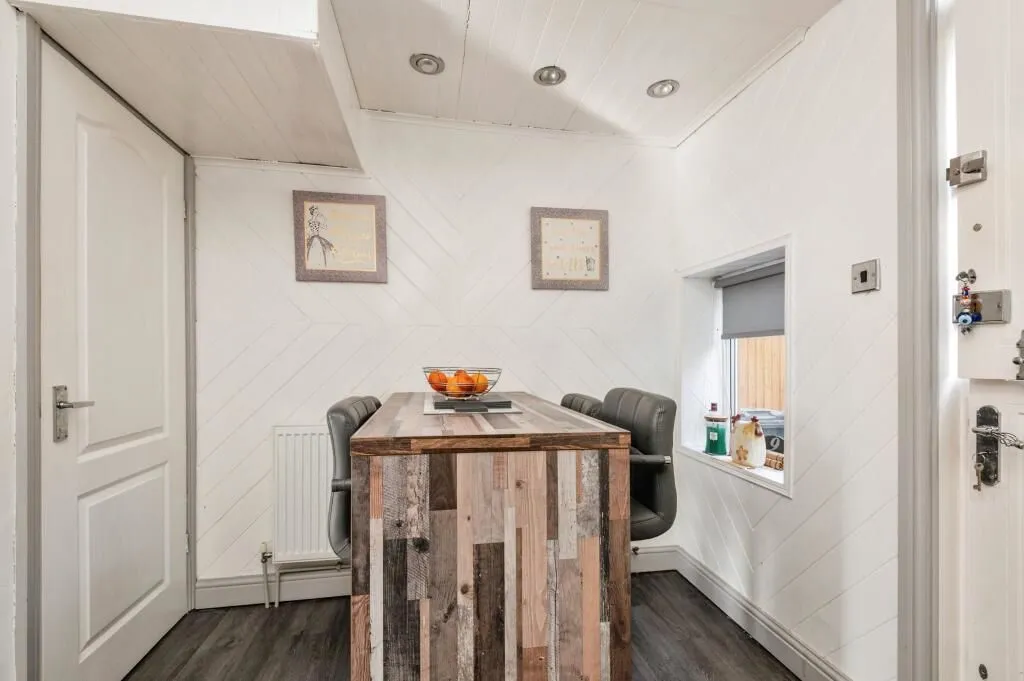 Leeds, West Yorkshire, LS12 4AR - Online Auctions