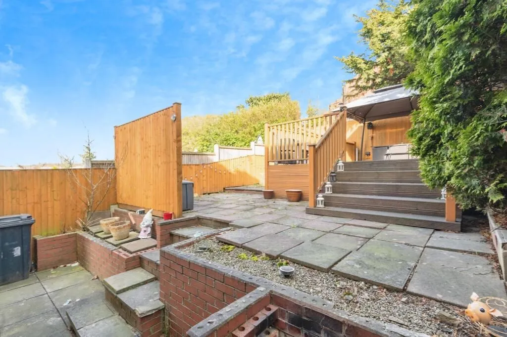Leeds, West Yorkshire, LS12 4AR - Online Auctions