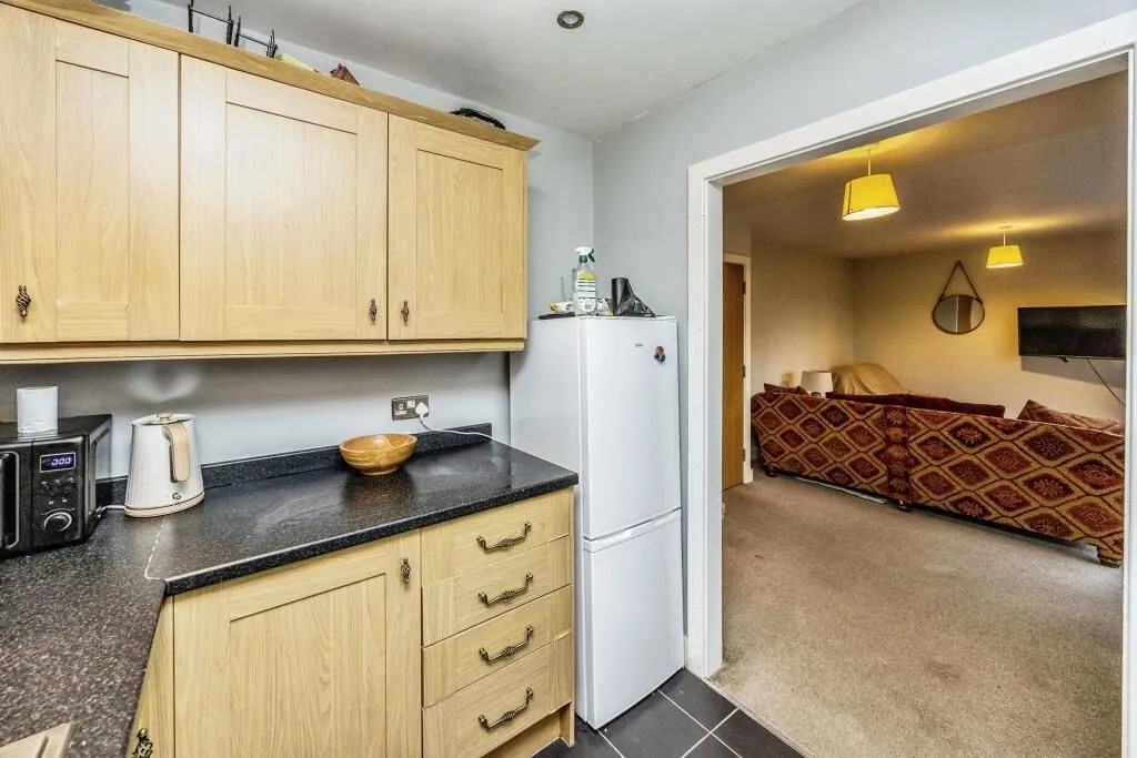 Claremount Road, Halifax, West Yorkshire, HX3 6LJ - Online Properties