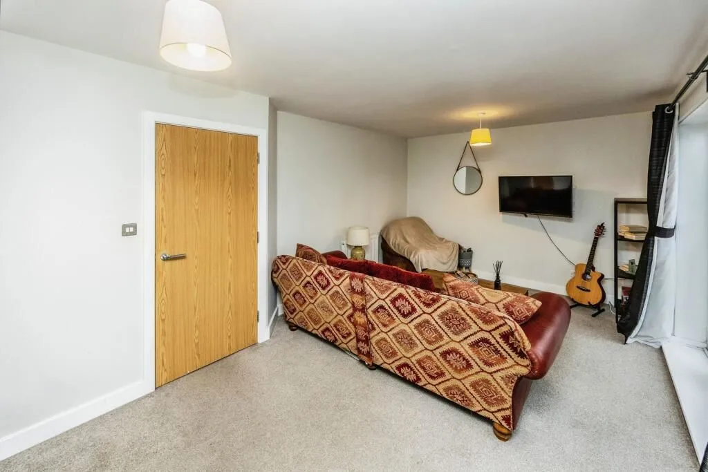 Claremount Road, Halifax, West Yorkshire, HX3 6LJ - Online Properties