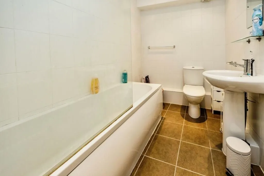 Claremount Road, Halifax, West Yorkshire, HX3 6LJ - Online Properties