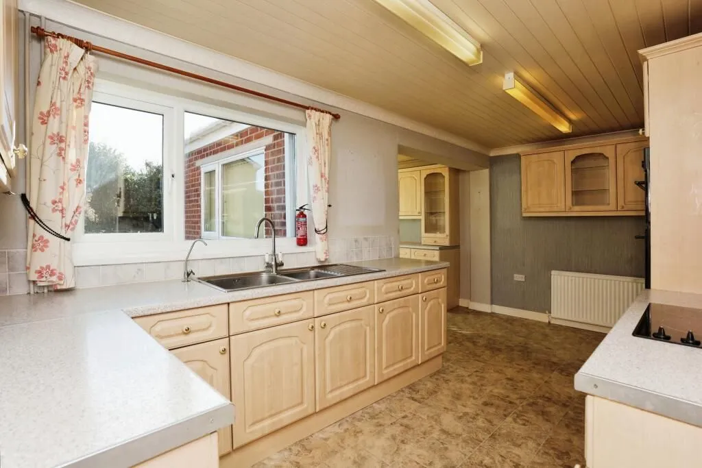 Grantham, Lincolnshire, NG31 9TX - Online Auctions