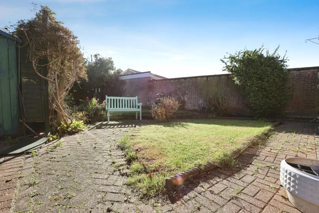 Grantham, Lincolnshire, NG31 9TX - Online Auctions