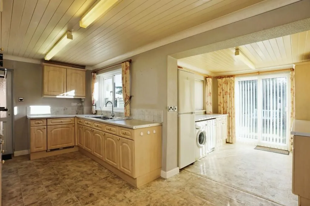 Grantham, Lincolnshire, NG31 9TX - Online Auctions