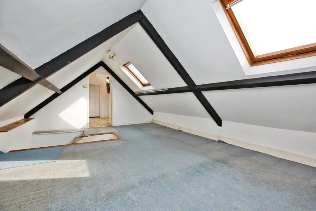 Chard, Somerset, TA20 1QL - Online Auctions
