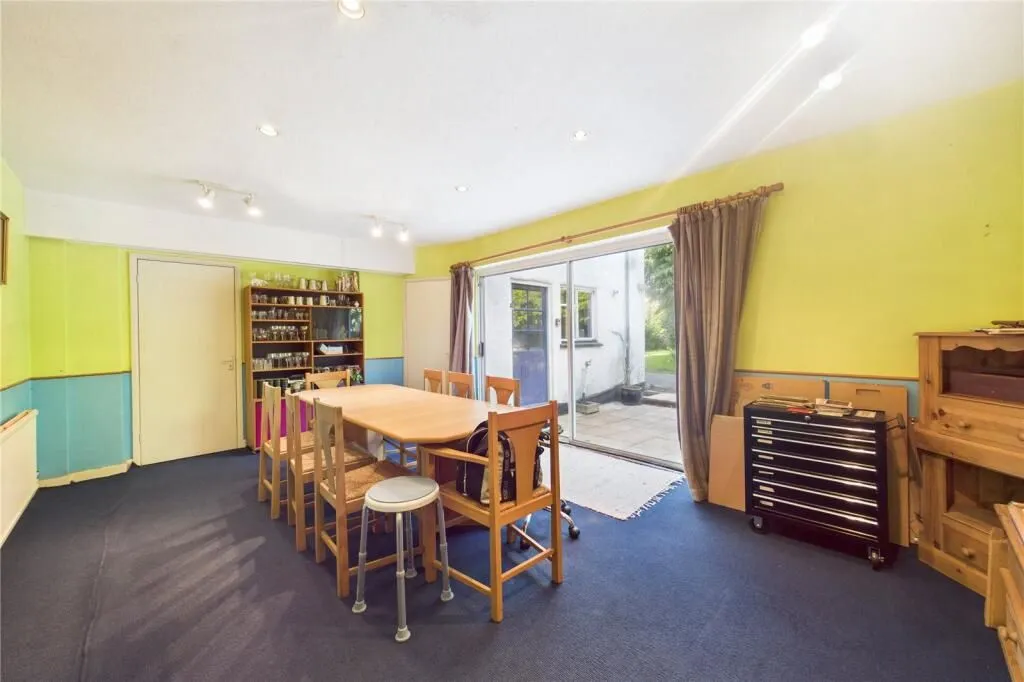20 Newbury Road, Kingsclere, Newbury, Berkshire, RG20 5SR - Online Auctions