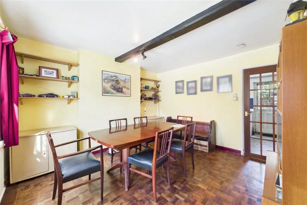 20 Newbury Road, Kingsclere, Newbury, Berkshire, RG20 5SR - Online Auctions