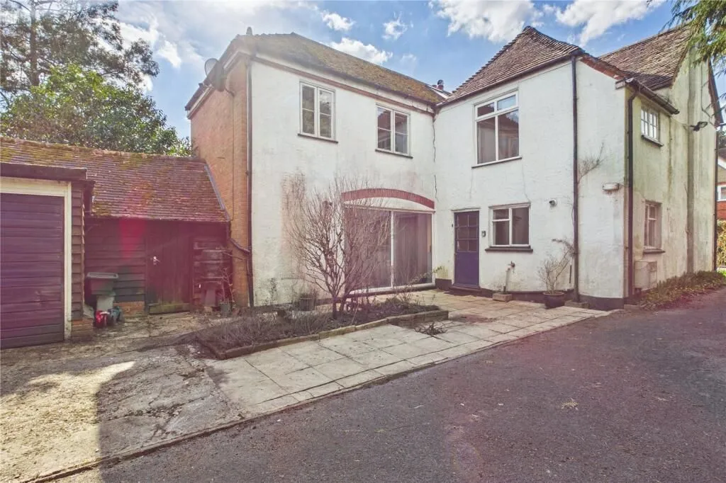 20 Newbury Road, Kingsclere, Newbury, Berkshire, RG20 5SR - Online Auctions