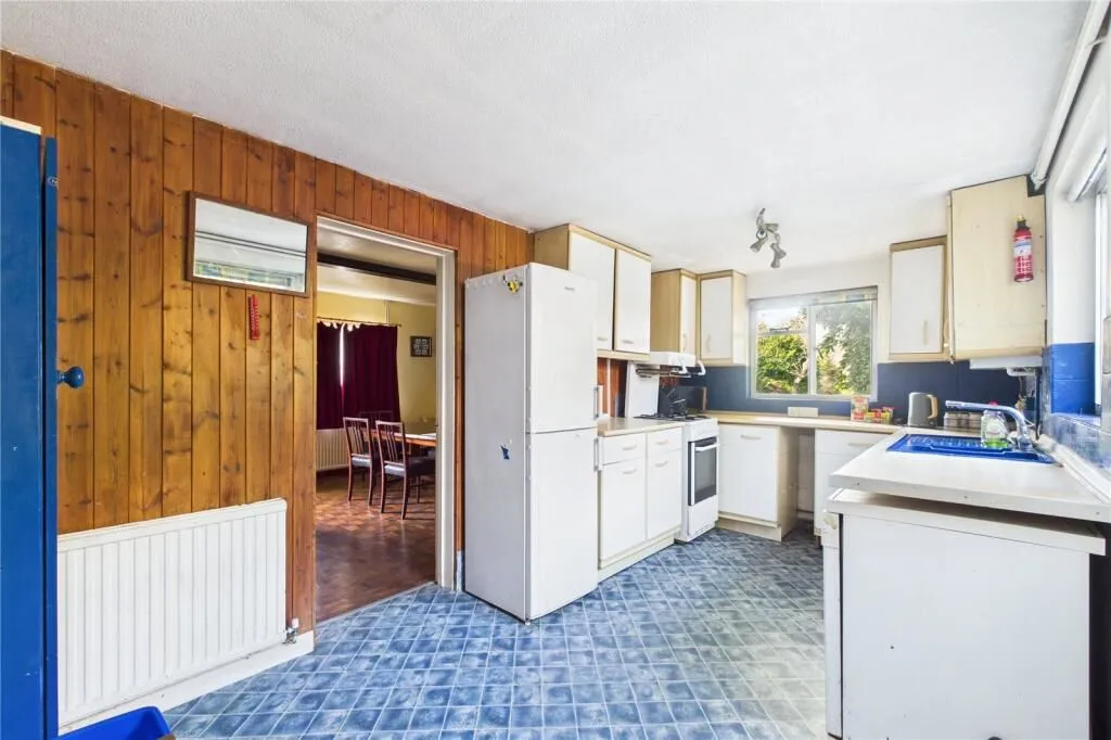 20 Newbury Road, Kingsclere, Newbury, Berkshire, RG20 5SR - Online Auctions
