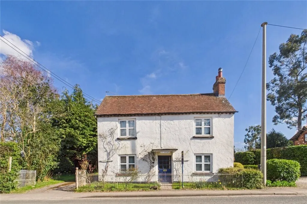 20 Newbury Road, Kingsclere, Newbury, Berkshire, RG20 5SR - Online Auctions