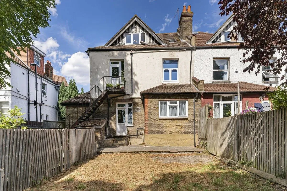 Thornton Heath, Surrey, CR7 7RX - Online Auctions